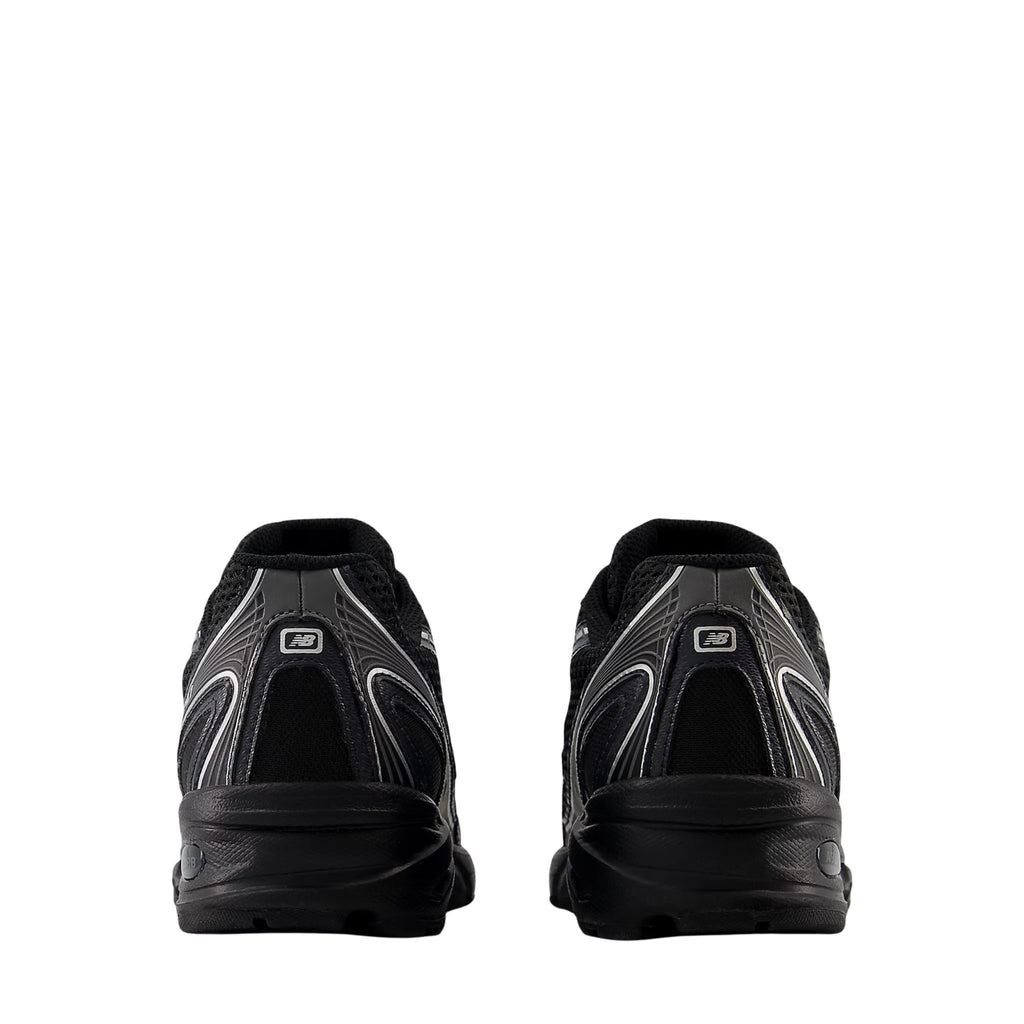 New Balance 740 Black
