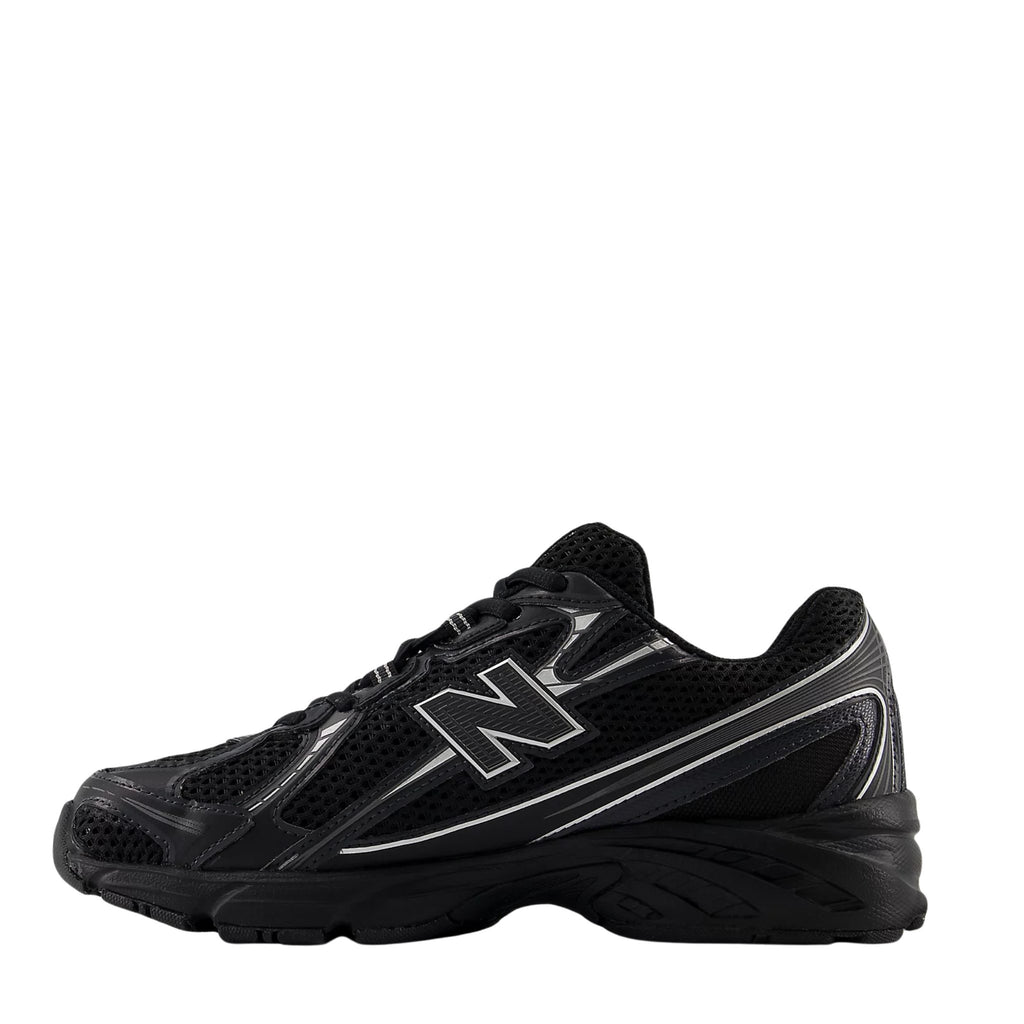 New Balance 740 Black