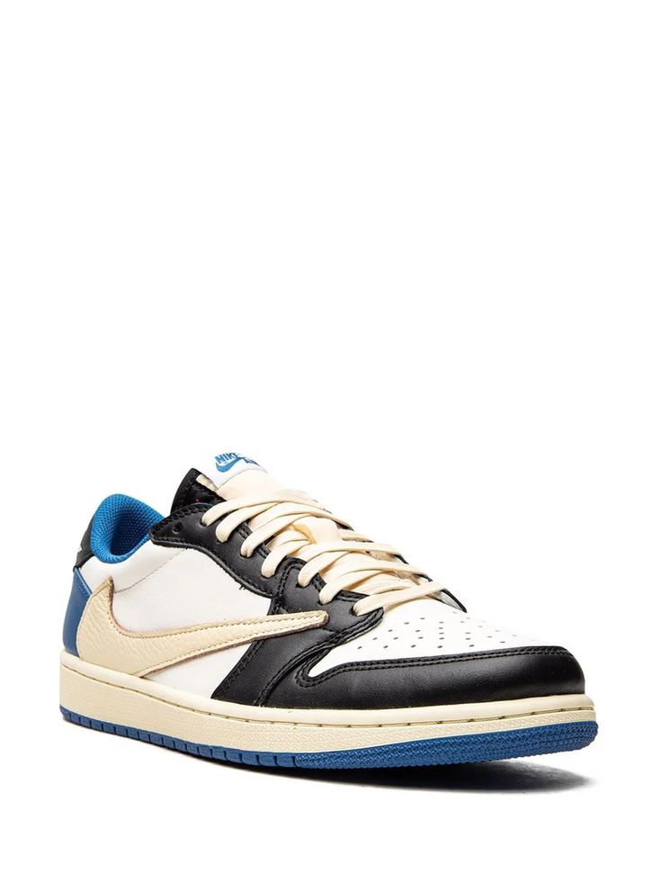 La Travis Scott Air Jordan Low 1